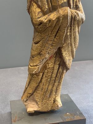A Chinese gilt and polychromed stucco figure of a monk, Ming — photo 5