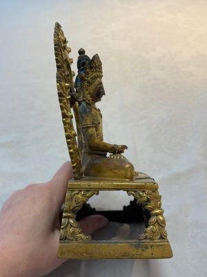 A Chinese gilt-bronze Buddha Amitayus, 18th C. — photo 4