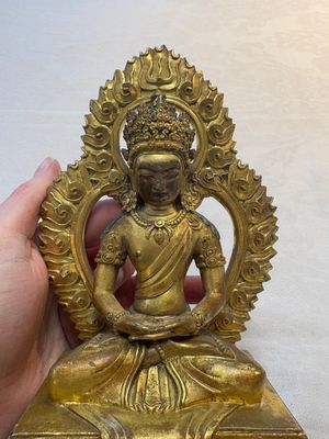 A Chinese gilt-bronze Buddha Amitayus, 18th C. — photo 5