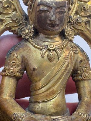 A Chinese gilt-bronze Buddha Amitayus, 18th C. — photo 7