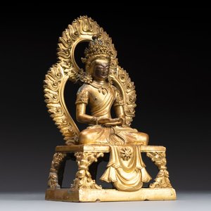 A Chinese gilt-bronze Buddha Amitayus, 18th C. — photo 1