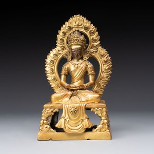 A Chinese gilt-bronze Buddha Amitayus, 18th C. — photo 2