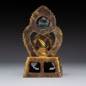 A Chinese gilt-bronze Buddha Amitayus, 18th C. — photo 4