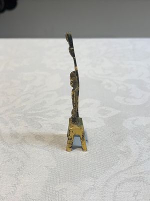 A Chinese gilt-bronze Buddha, Sui/Tang — photo 3