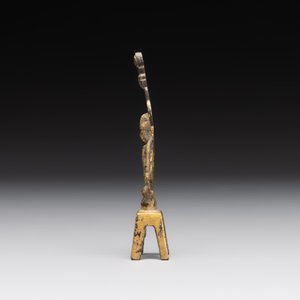 A Chinese gilt-bronze Buddha, Sui/Tang — photo 2