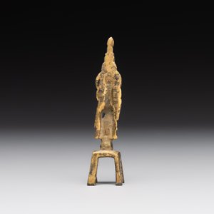 A Chinese gilt-bronze Buddha, Sui/Tang — photo 3