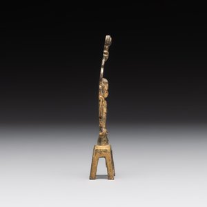 A Chinese gilt-bronze Buddha, Sui/Tang — photo 4