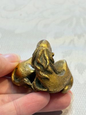A Chinese gilt bronze 'Camel' paper weight, 19th C. — 照片 5