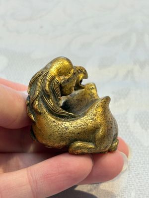 A Chinese gilt bronze 'Camel' paper weight, 19th C. — 照片 6