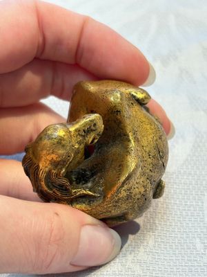 A Chinese gilt bronze 'Camel' paper weight, 19th C. — 照片 9