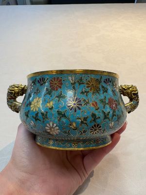 A Chinese gilt-bronze cloisonné censer with floral design, double vajra mark, 19/20th C. — foto 3