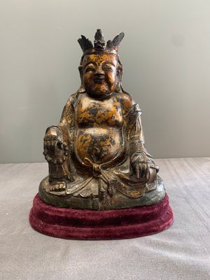 A Chinese gilt bronze crowned Buddha, Ming — photo 1