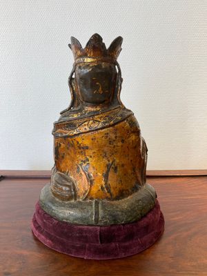 A Chinese gilt bronze crowned Buddha, Ming — photo 3