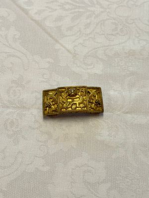 A Chinese gilt-bronze 'Dragon' belt buckle, 19th C. — 照片 1
