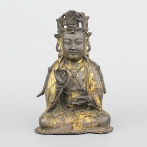 A Chinese gilt bronze figure of a Guanyin, Ming dynasty — photo 1