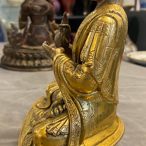 A Chinese gilt bronze figure of Buddha, 17th C. — photo 23