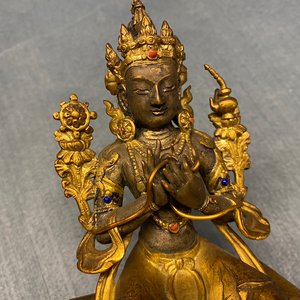 A Chinese gilt bronze figure of Buddha, 18/19th C. — photo 27