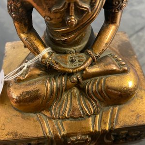 A Chinese gilt bronze figure of Buddha Amitayus, Qianlong, dated 1770 — photo 13