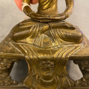 A Chinese gilt bronze figure of Buddha Amitayus, Qianlong — 照片 20