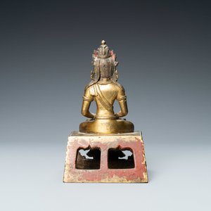 A Chinese gilt bronze figure of Buddha Amitayus, Qianlong — 照片 4