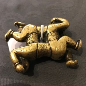 A Chinese gilt bronze Hoho brothers scroll weight, 18/19th C. — 照片 11