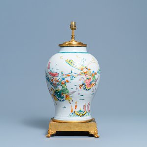 A Chinese gilt bronze lamp-mounted famille rose 'warrior' vase, 19/20th C. — 照片 1