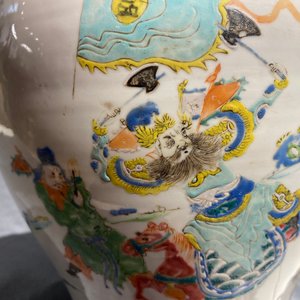 A Chinese gilt bronze lamp-mounted famille rose 'warrior' vase, 19/20th C. — 照片 15