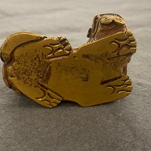 A Chinese gilt bronze 'lion with cubs' scroll weight, Qing — 照片 14