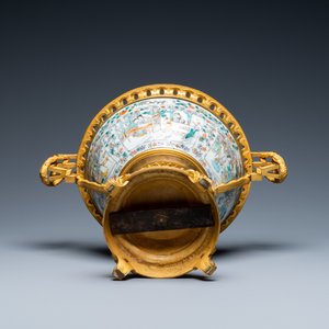 A Chinese gilt bronze-mounted Canton famille verte bowl, 19th C. — photo 5