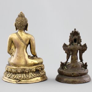 A Chinese gilt bronze seated buddha and a bronze Tara, 18/19th C. — foto 4
