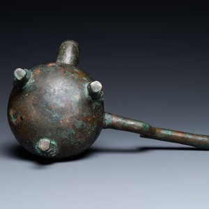 A Chinese gilt bronze tripod 'he' kettle with bird head-shaped spout, Han — 照片 8