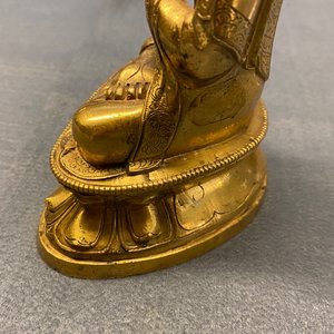 A Chinese gilt bronzen figure of Buddha, Kangxi — photo 12