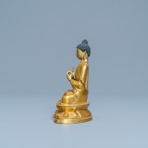 A Chinese gilt bronzen figure of Buddha, Kangxi — photo 2