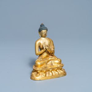 A Chinese gilt bronzen figure of Buddha, Kangxi — photo 3