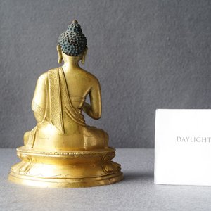 A Chinese gilt bronzen figure of Buddha, Kangxi — photo 9