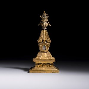 A Chinese gilt-copper stupa, Qing — photo 1