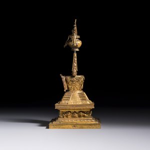A Chinese gilt-copper stupa, Qing — photo 2