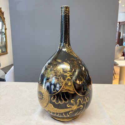A Chinese gilt-decorated black-ground 'Dragon' vase — photo 1