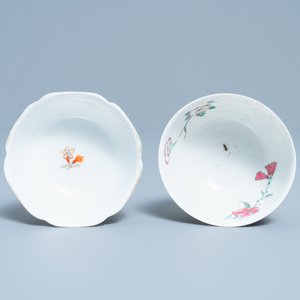 A Chinese gilt-decorated cup and saucer and a floral famille rose cup, Yongzheng — 照片 8