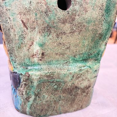 A Chinese gilt-decorated Fahua-glazed stoneware 'Bodhisattva with Attendants' group — photo 18