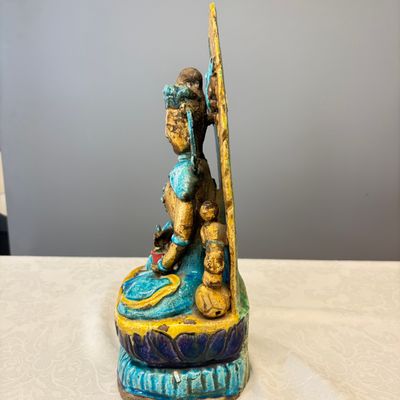 A Chinese gilt-decorated Fahua-glazed stoneware 'Bodhisattva with Attendants' group — photo 19