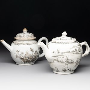 A Chinese gilt-decorated grisaille 'European subject' teapot and a 'flower basket' teapot, Qianlong — photo 1
