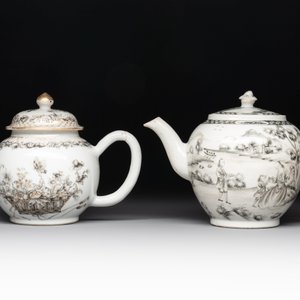 A Chinese gilt-decorated grisaille 'European subject' teapot and a 'flower basket' teapot, Qianlong — photo 2