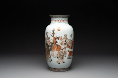 A Chinese gilt-decorated iron-red and grisaille lantern-shaped vase, signed Zhou Xiangpu 周湘浦, Ya Wan Zhen Cang 雅玩珍藏 mark, 20th C