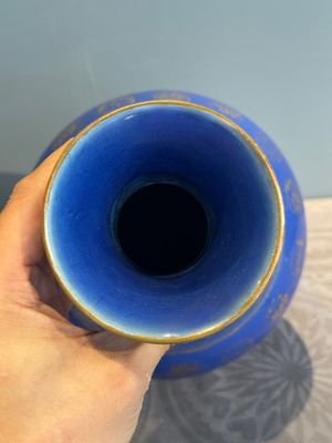 A Chinese gilt-decorated powder blue bottle vase, Guangxu mark and of the period — photo 5