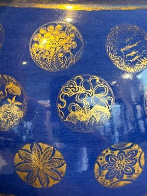 A Chinese gilt-decorated powder blue bottle vase, Guangxu mark and of the period — photo 9