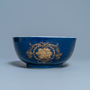 A Chinese gilt-decorated powder blue-ground bowl, Kangxi — 照片 3