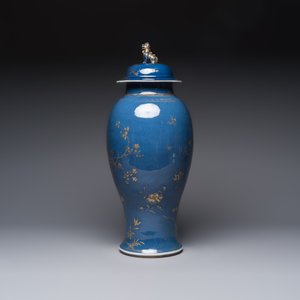 A Chinese gilt-decorated powder-blue-ground 'Phoenix among Blossoming Branches' vase, Qianlong — photo 3
