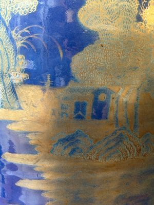 A Chinese gilt-decorated powder-blue vase with landscape design, Qianlong/jiaqing — photo 10
