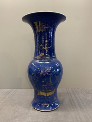 A Chinese gilt-decorated powder blue 'yenyen' vase, Kangxi — photo 1